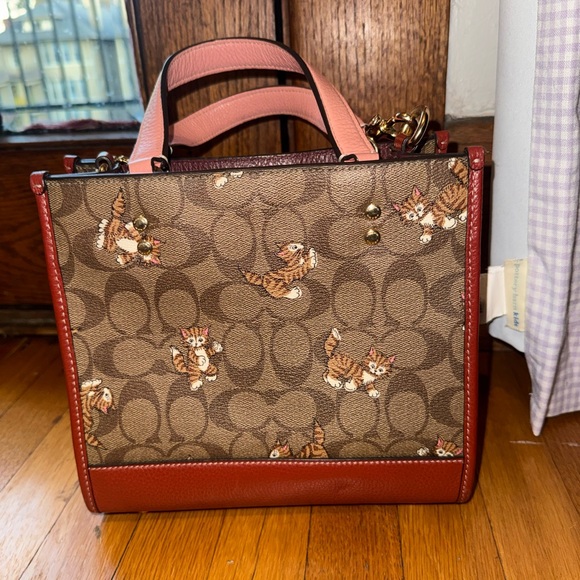 Cute Coach Tote With Kittens - Picture 3 of 5